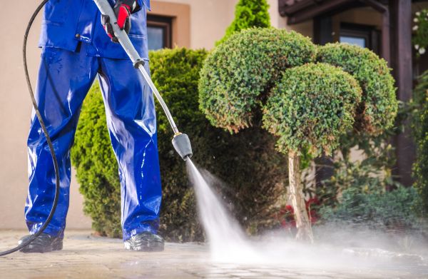 Driveway Cleaning in Saint Petersburg