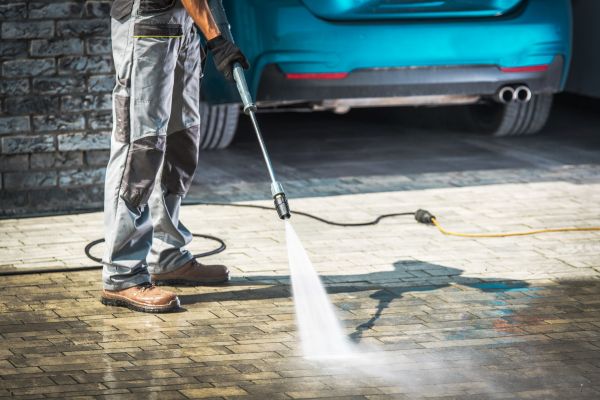 Driveway Pressure Washing in Saint Petersburg