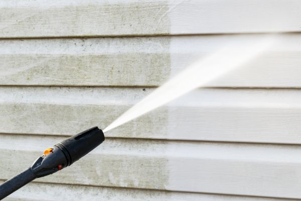 House Exterior Cleaning in Saint Petersburg