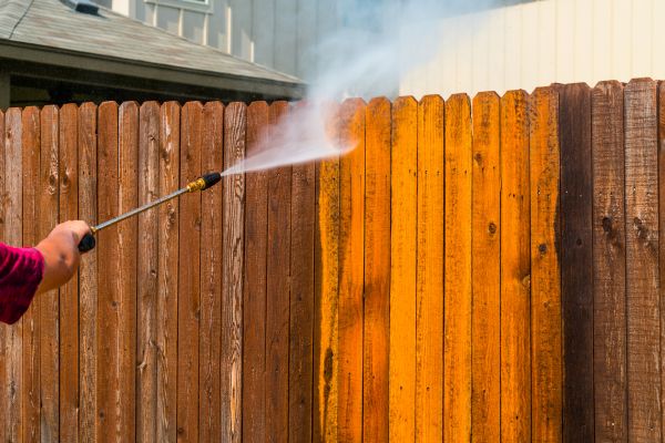 Fence Pressure Cleaning in Saint Petersburg