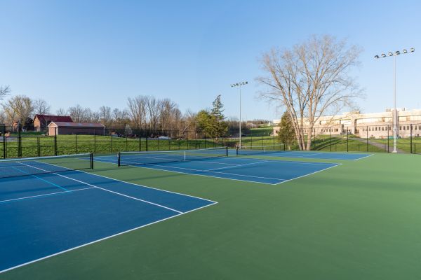 Tennis Court Cleaning in Saint Petersburg