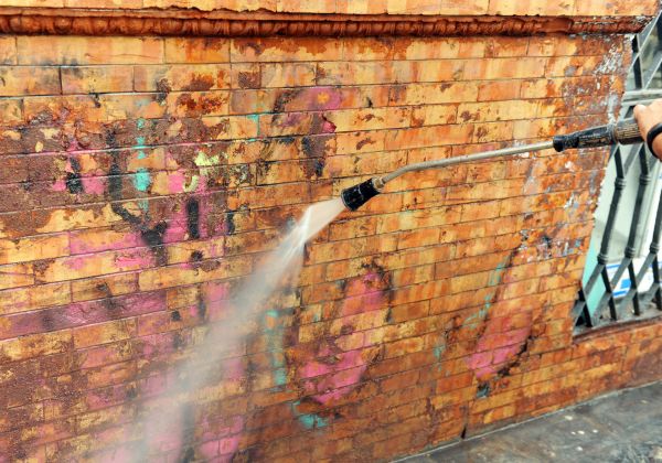 Brick Graffiti Cleaning in Saint Petersburg