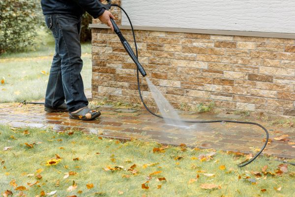 Residential Powerwashing in Saint Petersburg